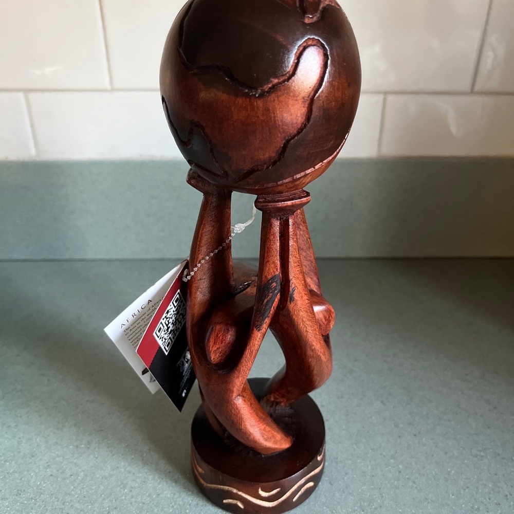 Wooden Hand Carved African Tribal Unity Globe Sculpture (Ghana ) NWT